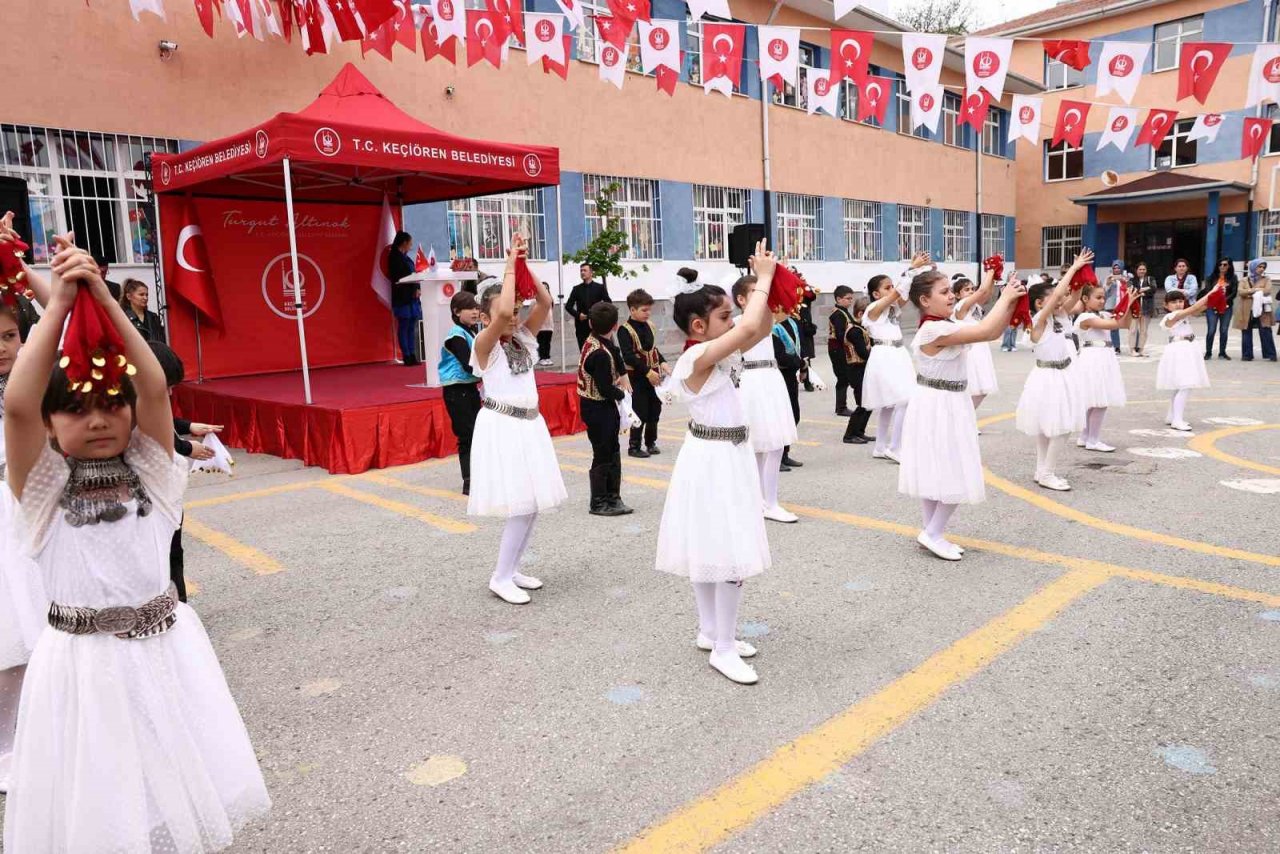 Geleceğin müzisyenleri için Kalaba İlkokuluna enstrüman desteği