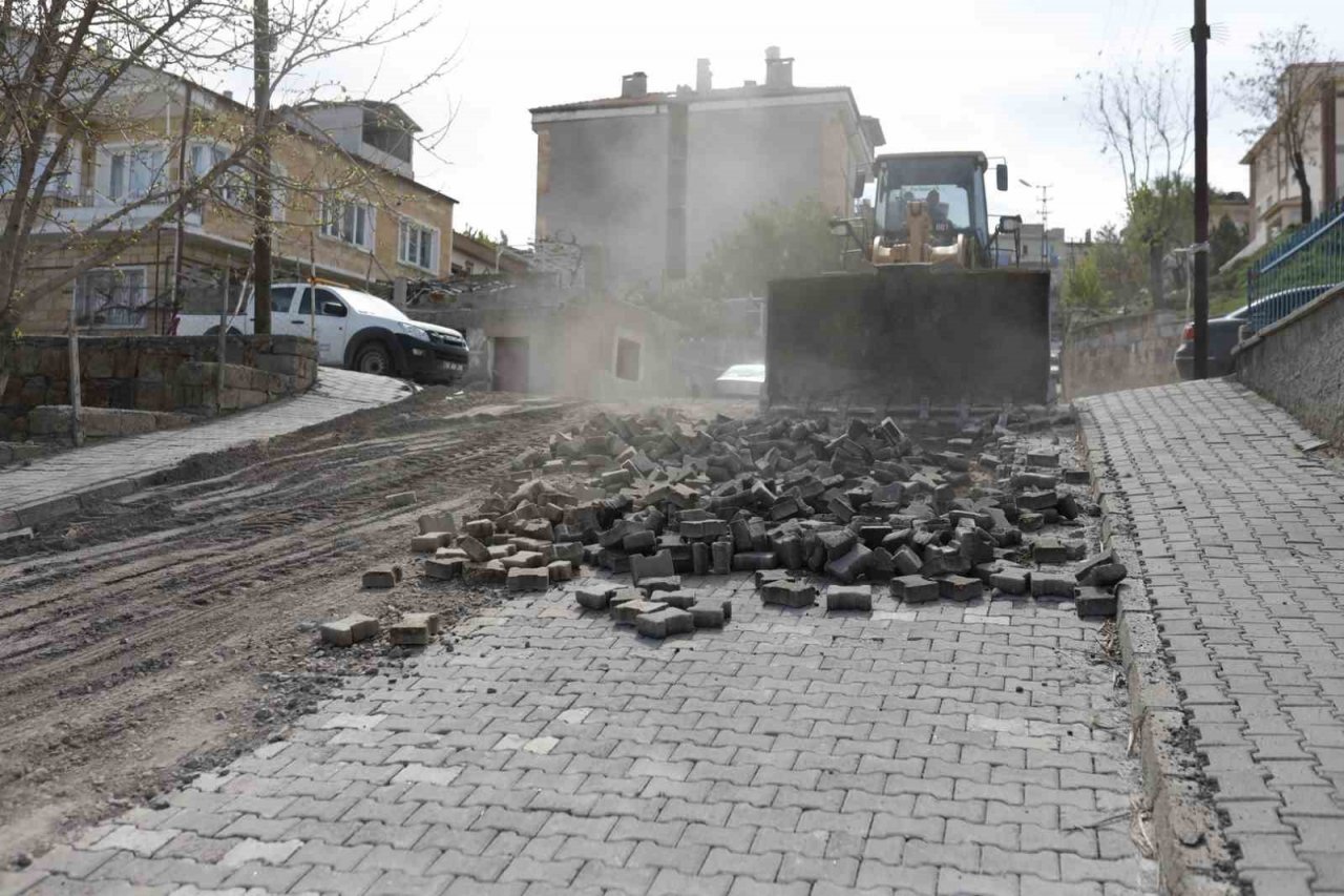 Nevşehir’de yol yenileme çalışmaları devam ediyor