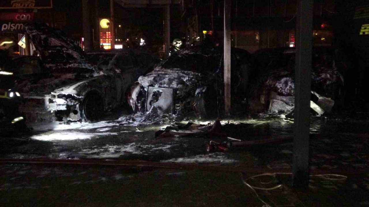 Aylar önce kurşunlanan oto galeride, bu sefer de lüks otomobiller alev alev yandı