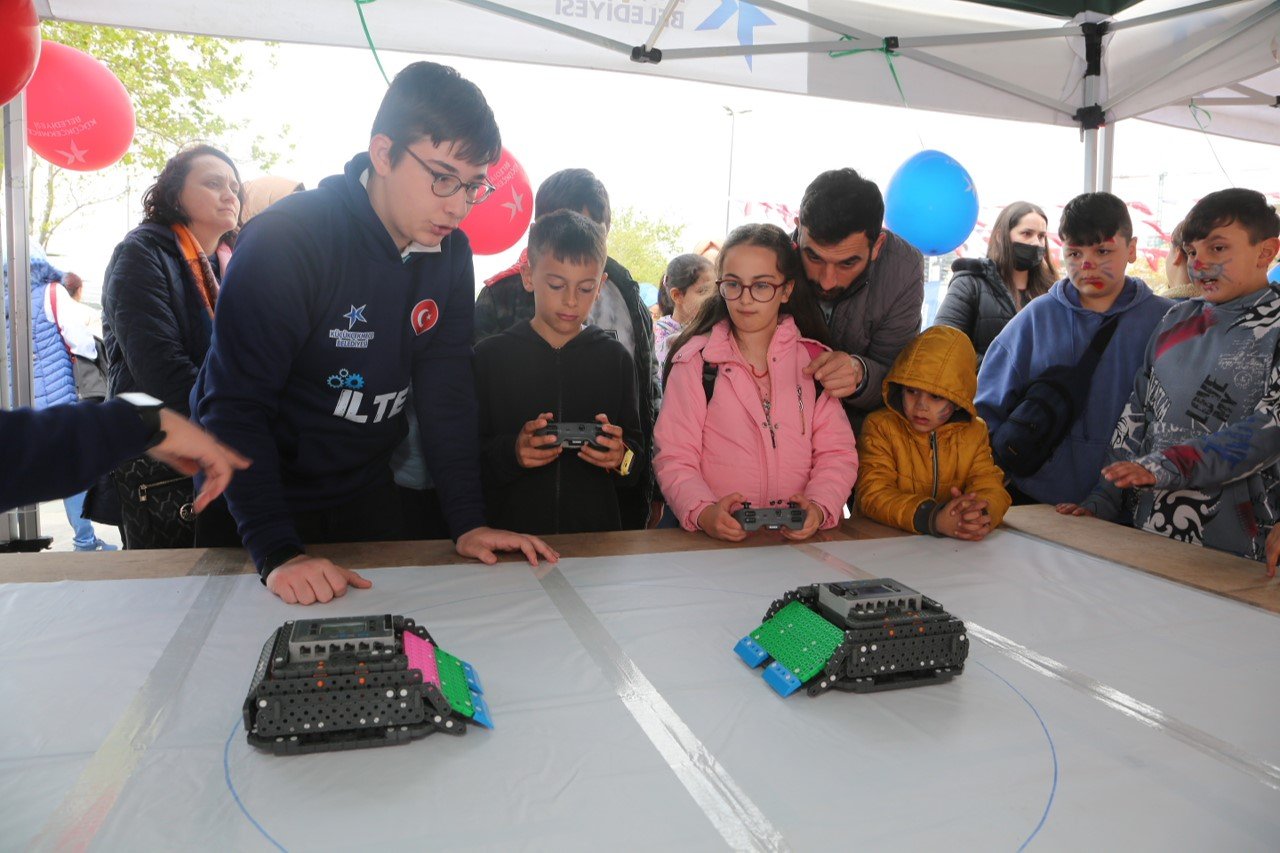 Binlerce Öğrenci Küçükçekmece’deki Bilim Ve Gözlem Şenliği’nde buluştu