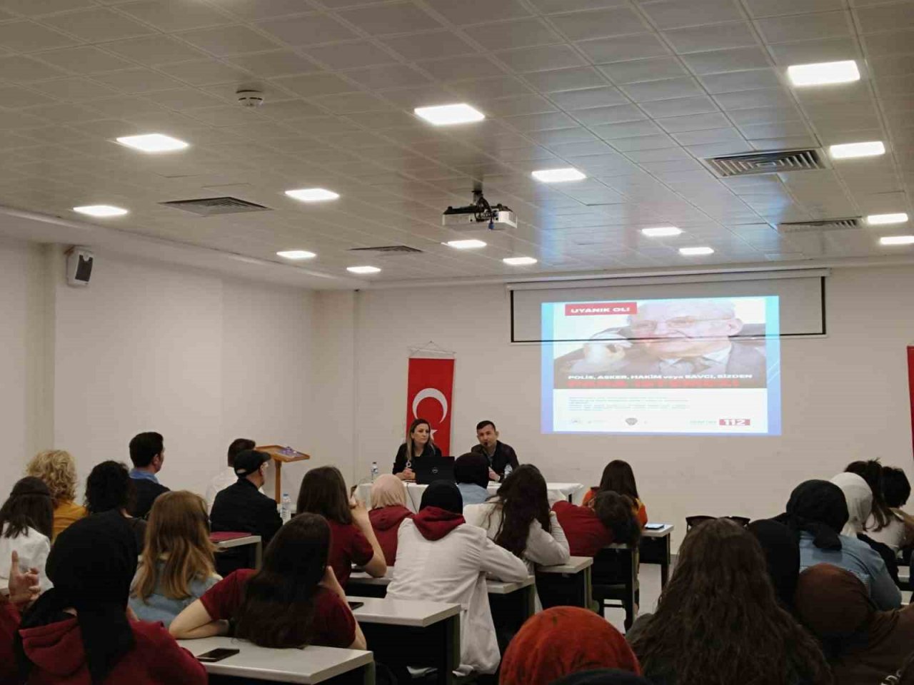 Kütahya’da öğretmen ve öğrenciler dolandırıcılıklara karşı bilgilendirildi