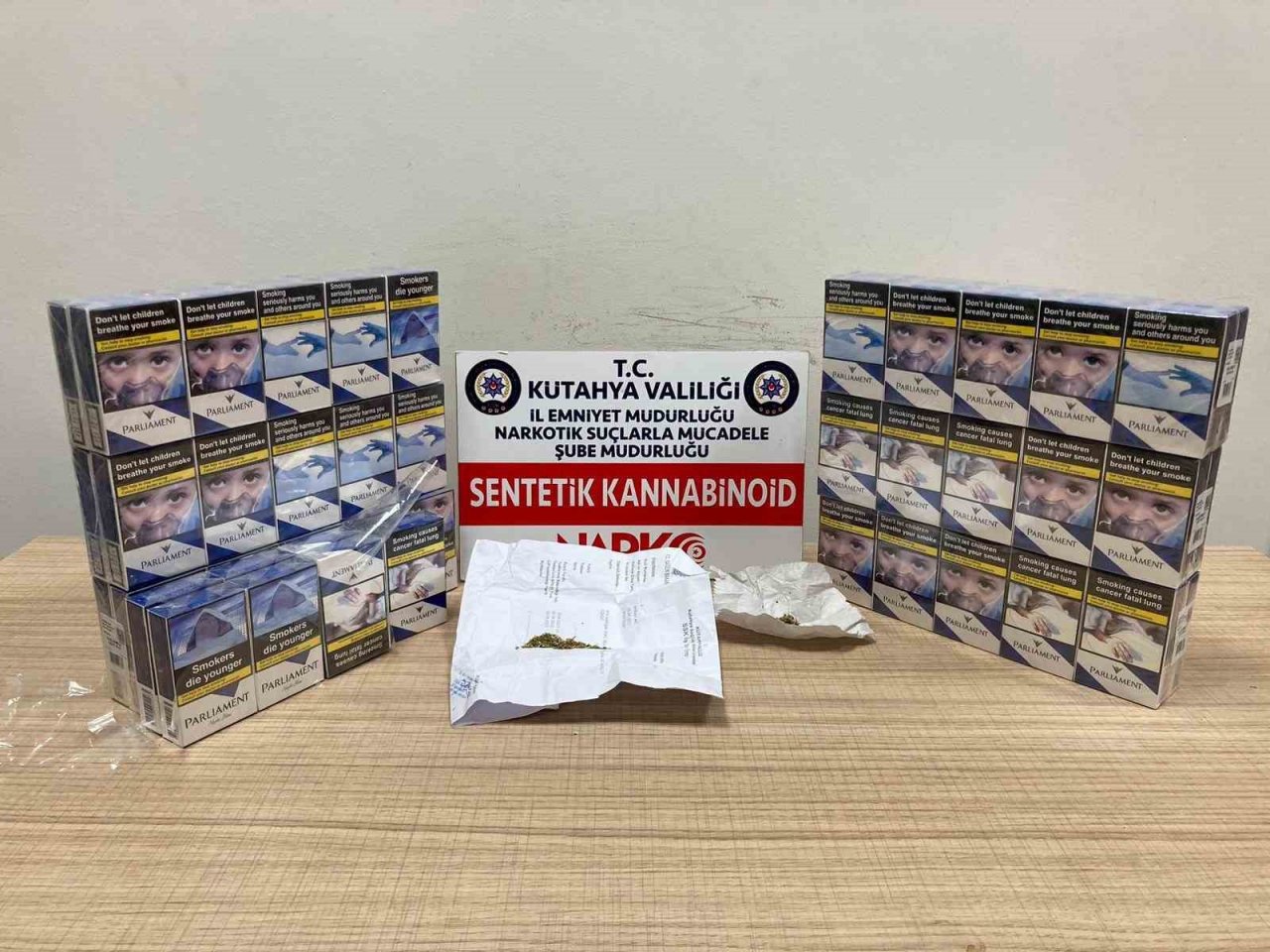 Kütahya’da uyuşturucu ve kaçak sigara ele geçirildi