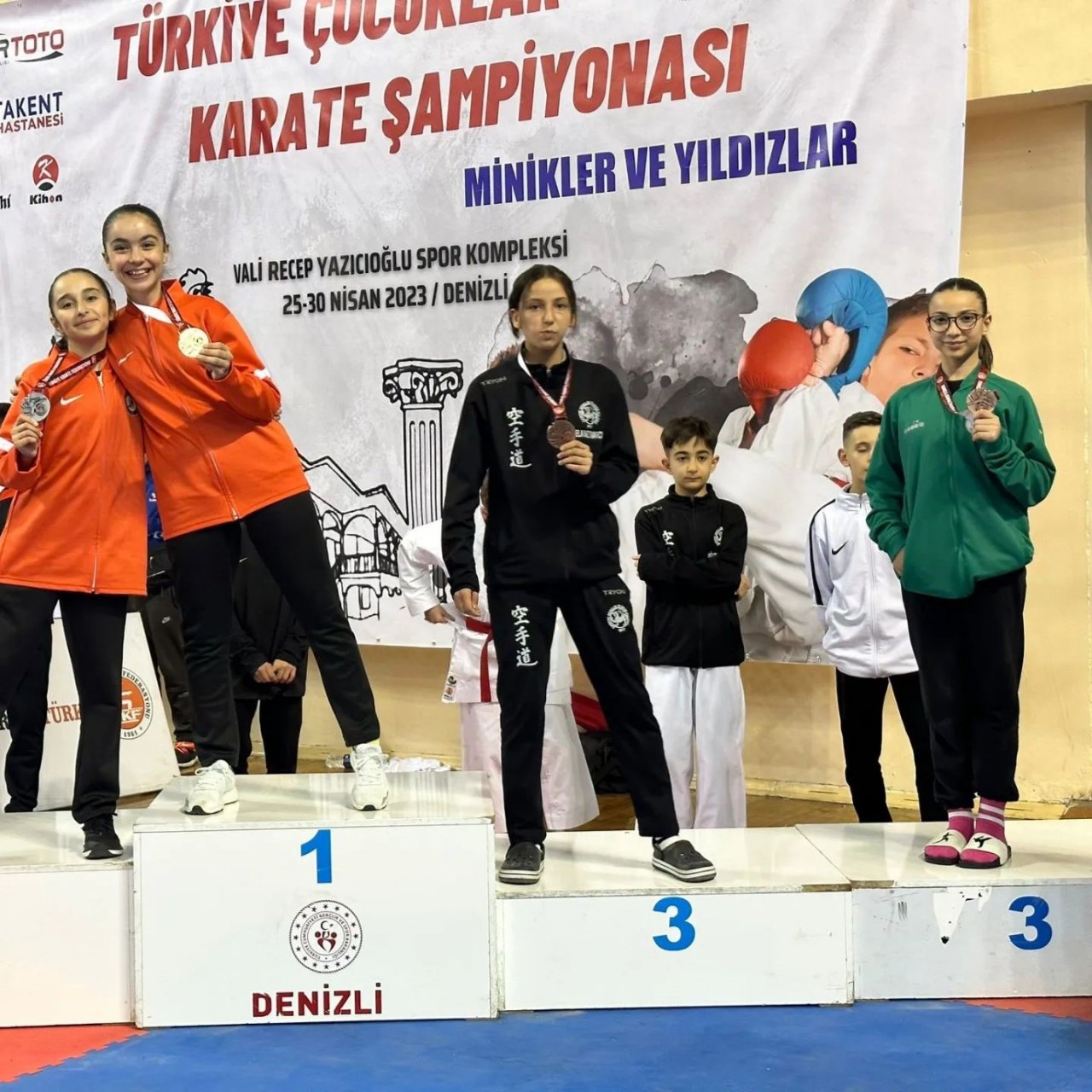 Kütahyalı çocuklardan Türkiye karate şampiyonasında 6 birincilik, 2 ikincilik, 7 üçüncülük