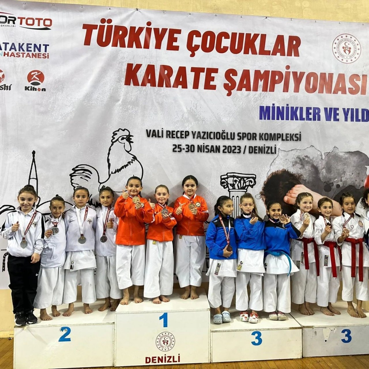 Kütahyalı çocuklardan Türkiye karate şampiyonasında 6 birincilik, 2 ikincilik, 7 üçüncülük