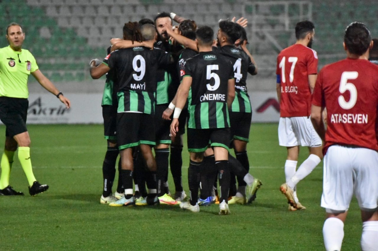 Denizlispor’da kan kaybı sürüyor
