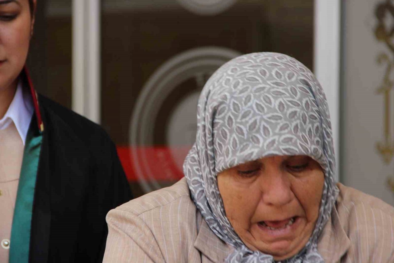 Kızı öldürülen anne karar sonrası gözyaşlarına boğuldu