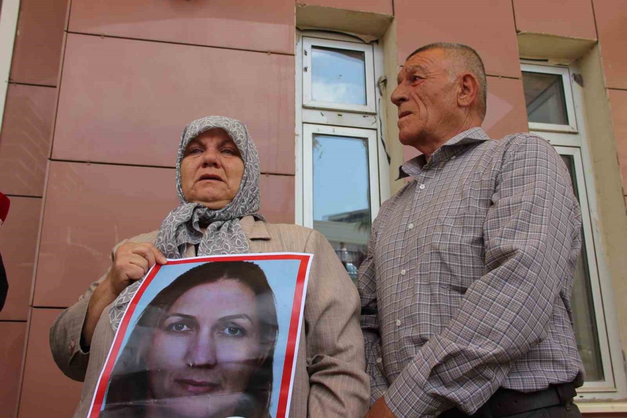 Kızı öldürülen anne karar sonrası gözyaşlarına boğuldu