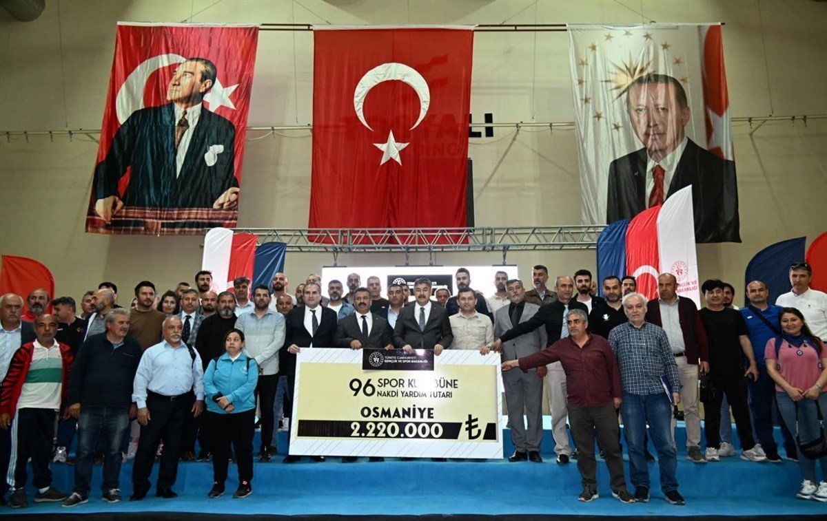 Osmaniye’de, 96 spor kulübüne nakdi yardım ve malzeme dağıtımı yapıldı