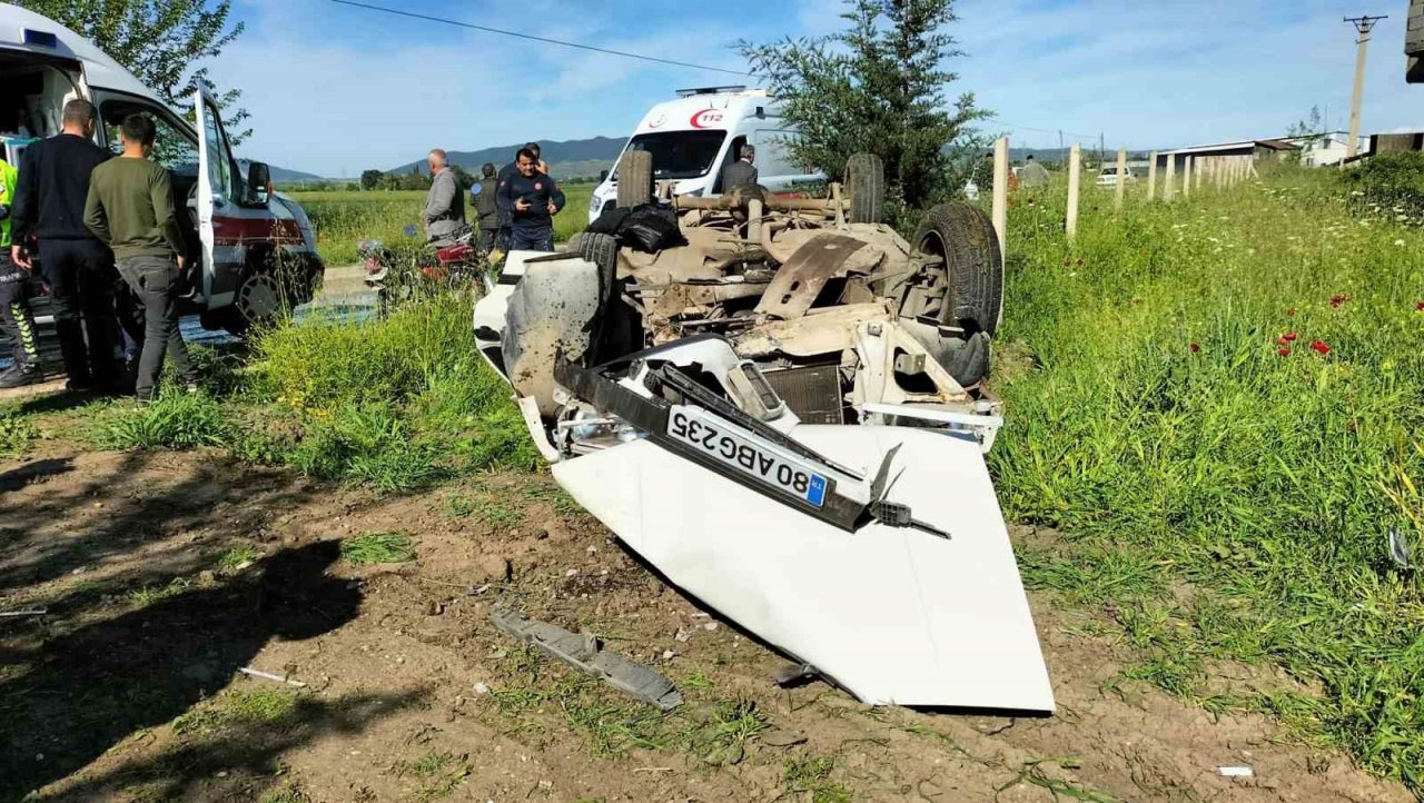 Takla atıp ters dönen araçtan sağ çıktılar