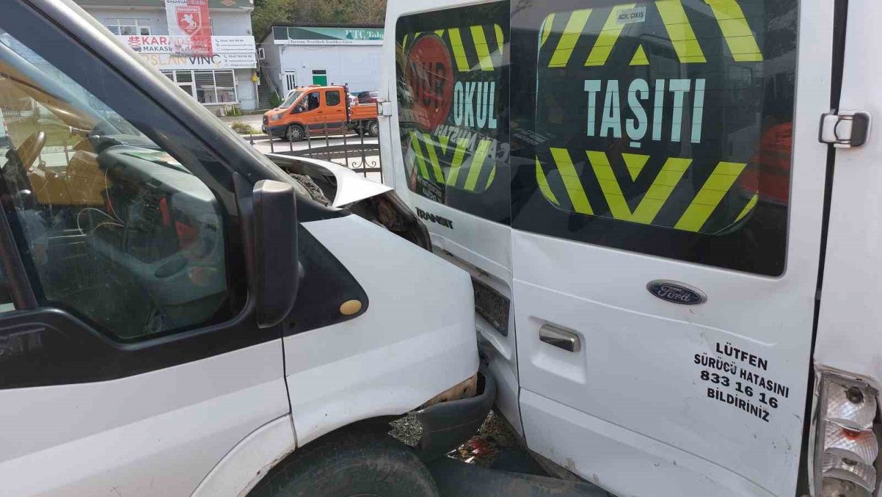 Cumhurbaşkanı Erdoğan’ın mitingine giden konvoyda zincirleme kaza: 4 yaralı