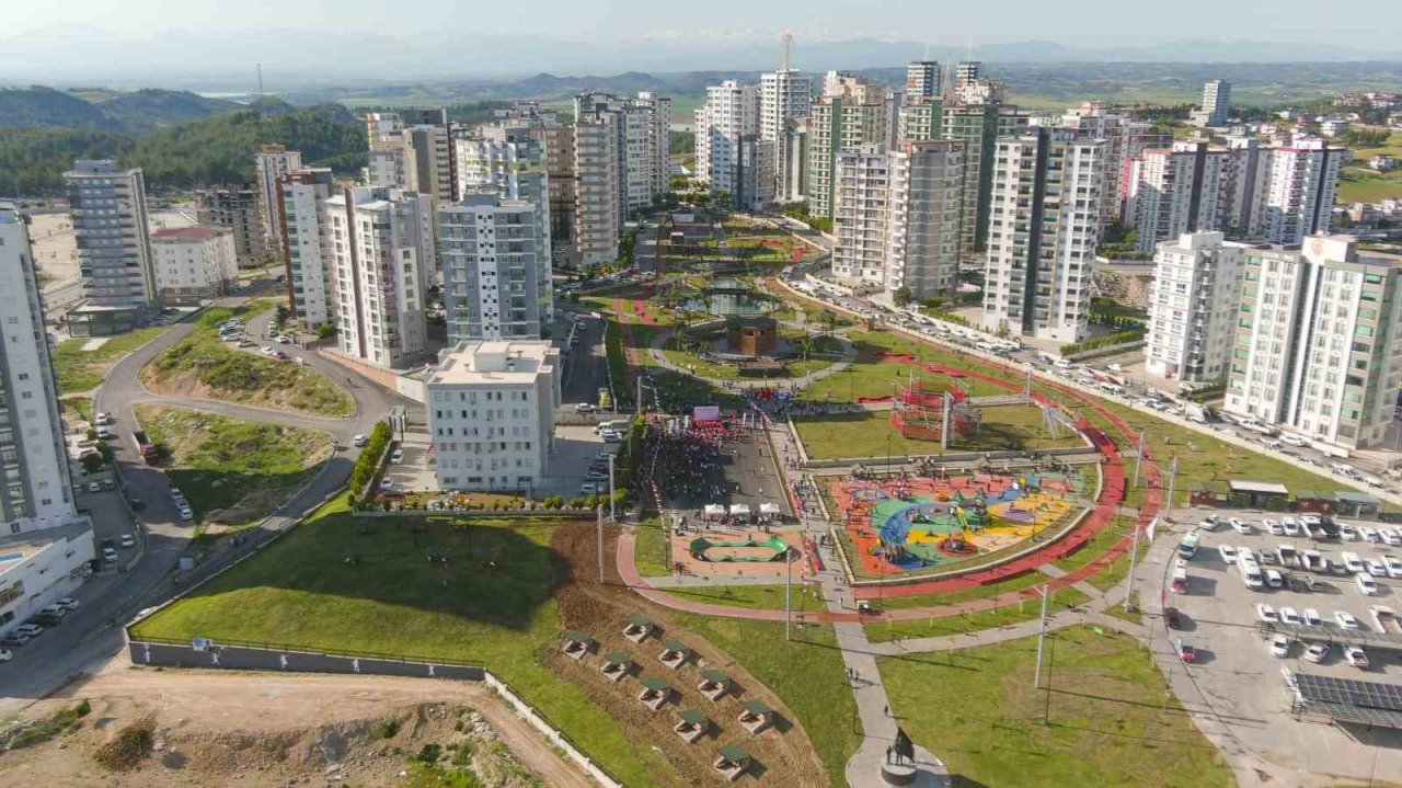 40 bin metrekare alanıyla Adana’nın ikinci büyük parkı açıldı