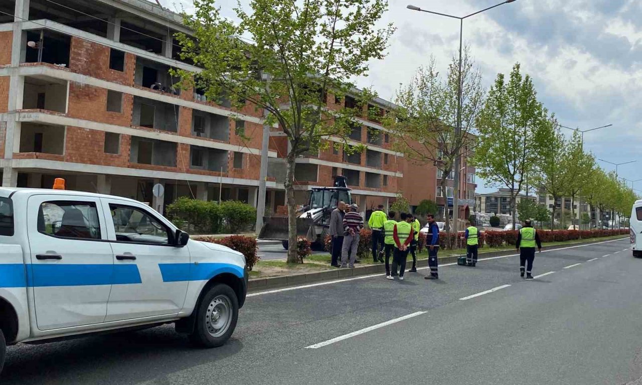 Yayaya çarpan sürücü olay yerinden kaçtı: Kaza anı kamerada