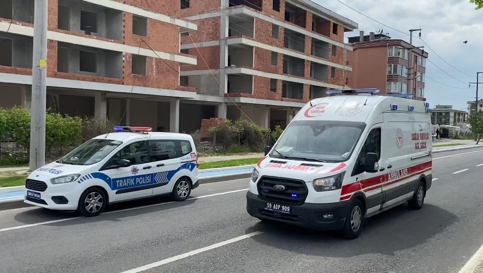 Yayaya çarpan sürücü olay yerinden kaçtı: Kaza anı kamerada