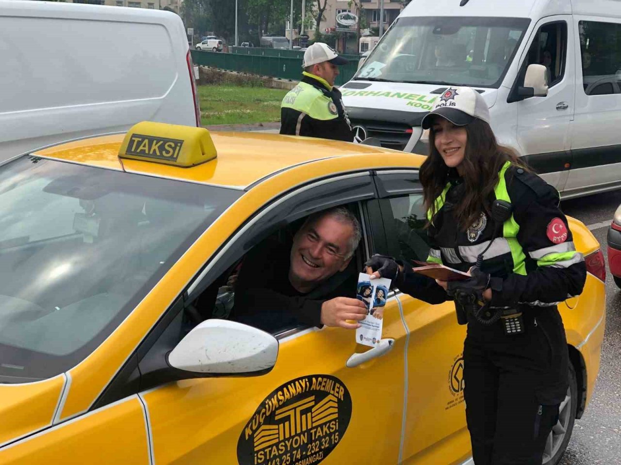 UEDAŞ’ın renklendirdiği 66. trafo, emniyet kemeri için uyardı