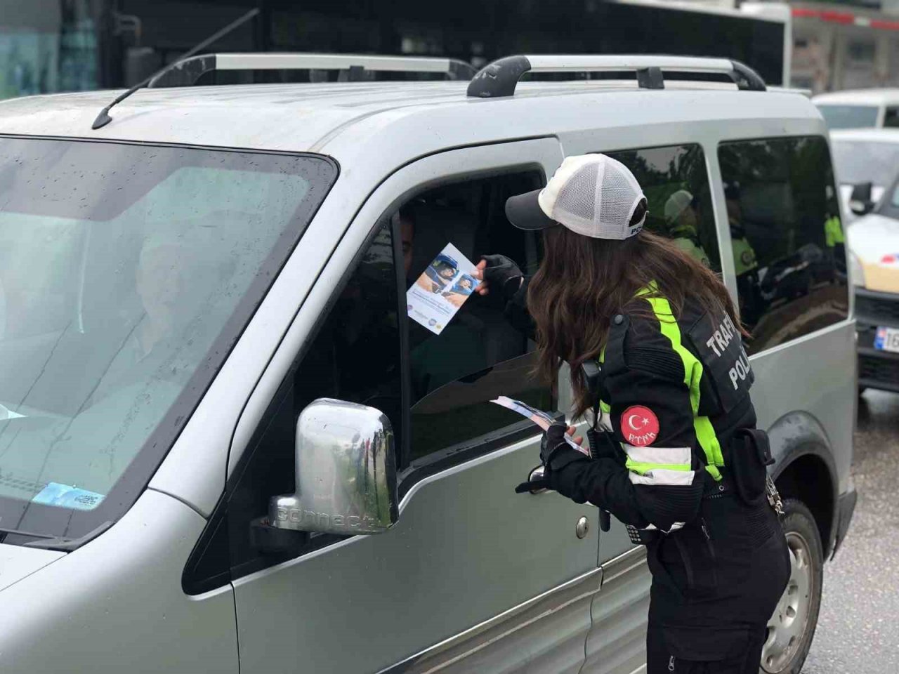 UEDAŞ’ın renklendirdiği 66. trafo, emniyet kemeri için uyardı