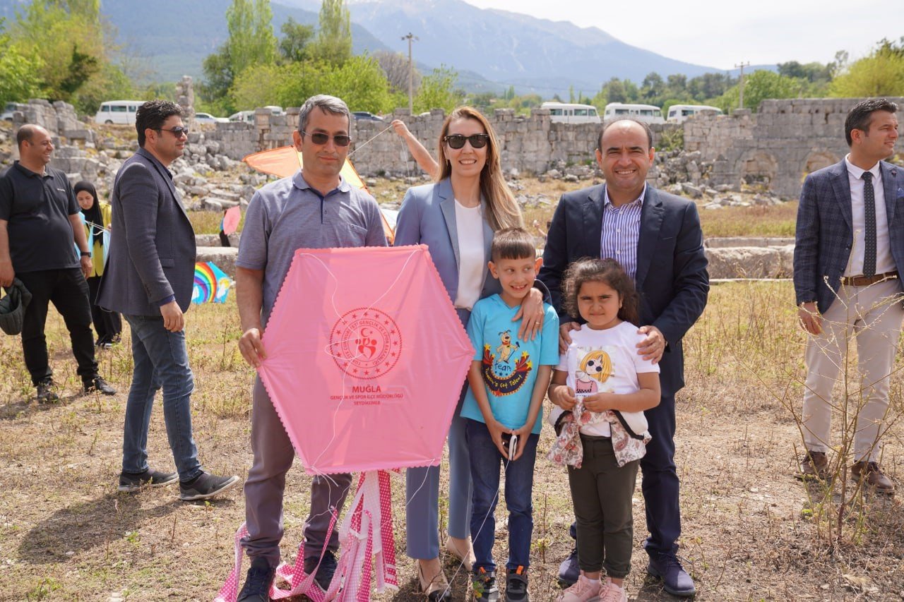 Yüzlerce Uçurtma Tlos Antik Kenti’nde Uçtu