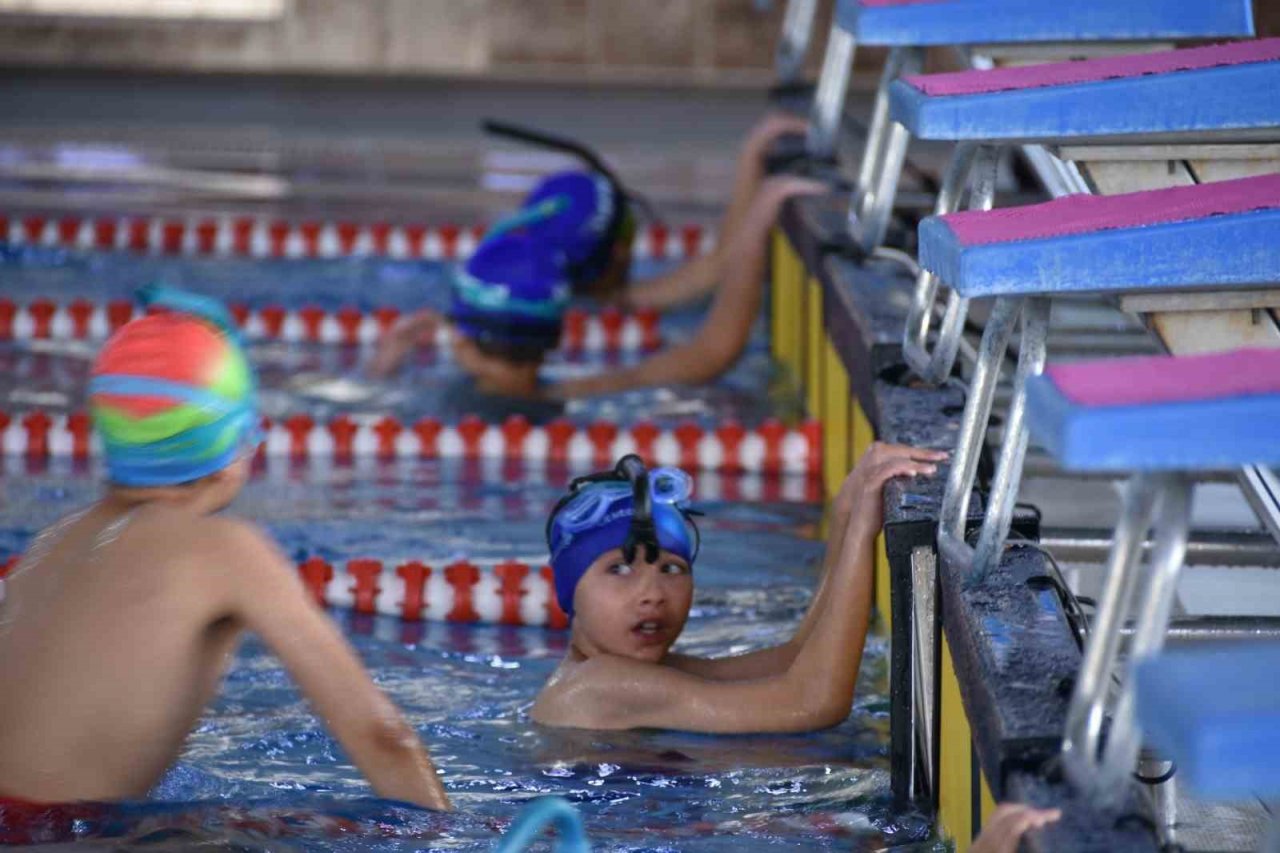 Yüzme il şampiyonası müsabakaları sona erdi