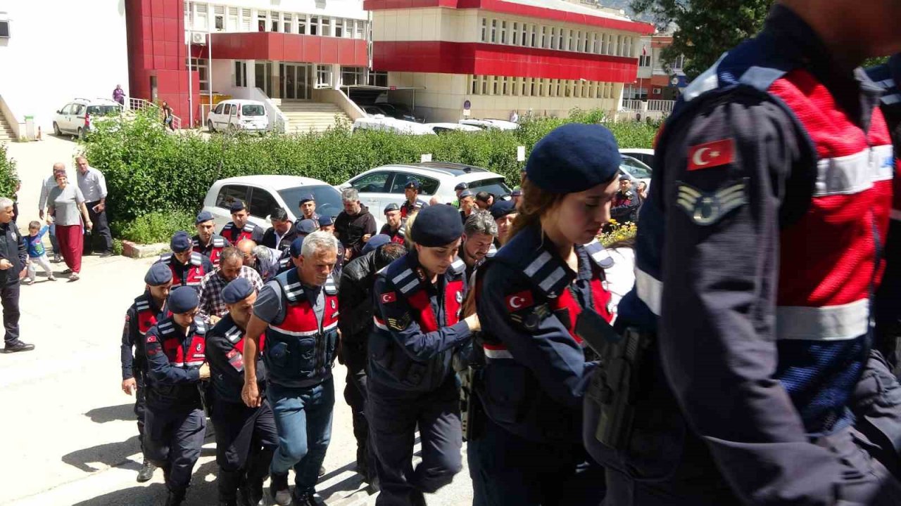 Adana’da jandarmadan "joker" operasyonu: 16 gözaltı