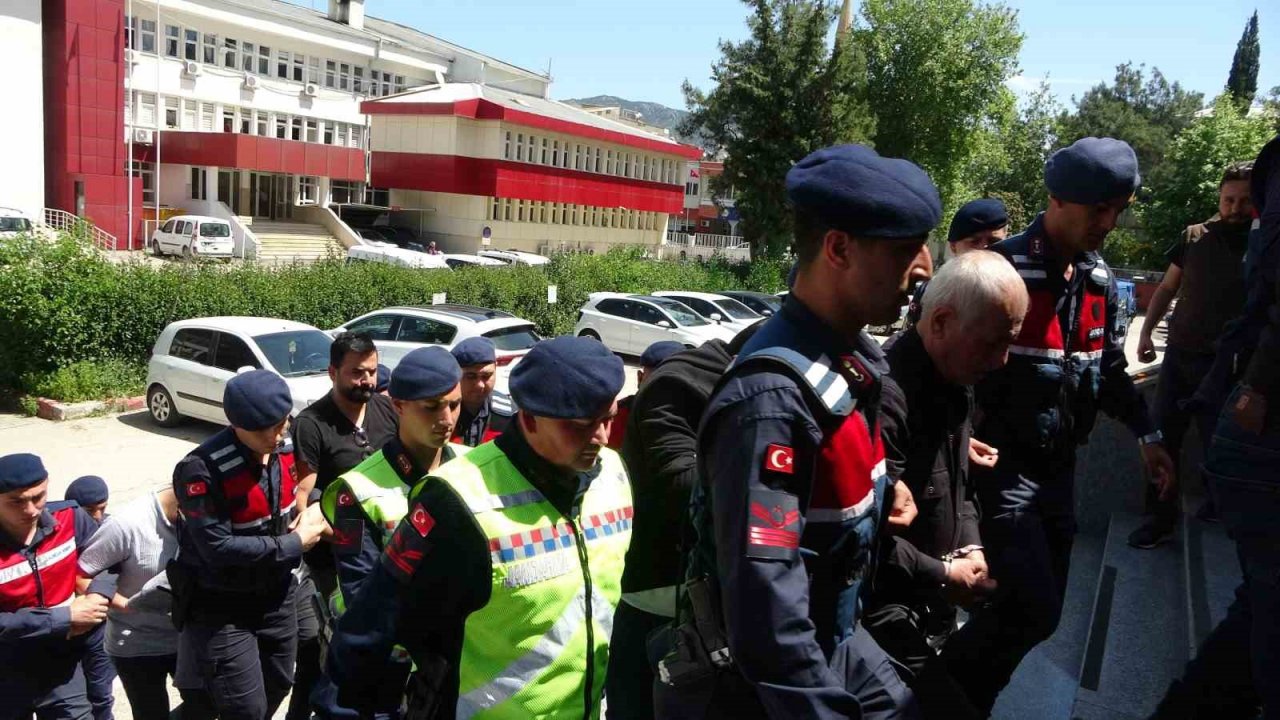 Adana’da jandarmadan "joker" operasyonu: 16 gözaltı