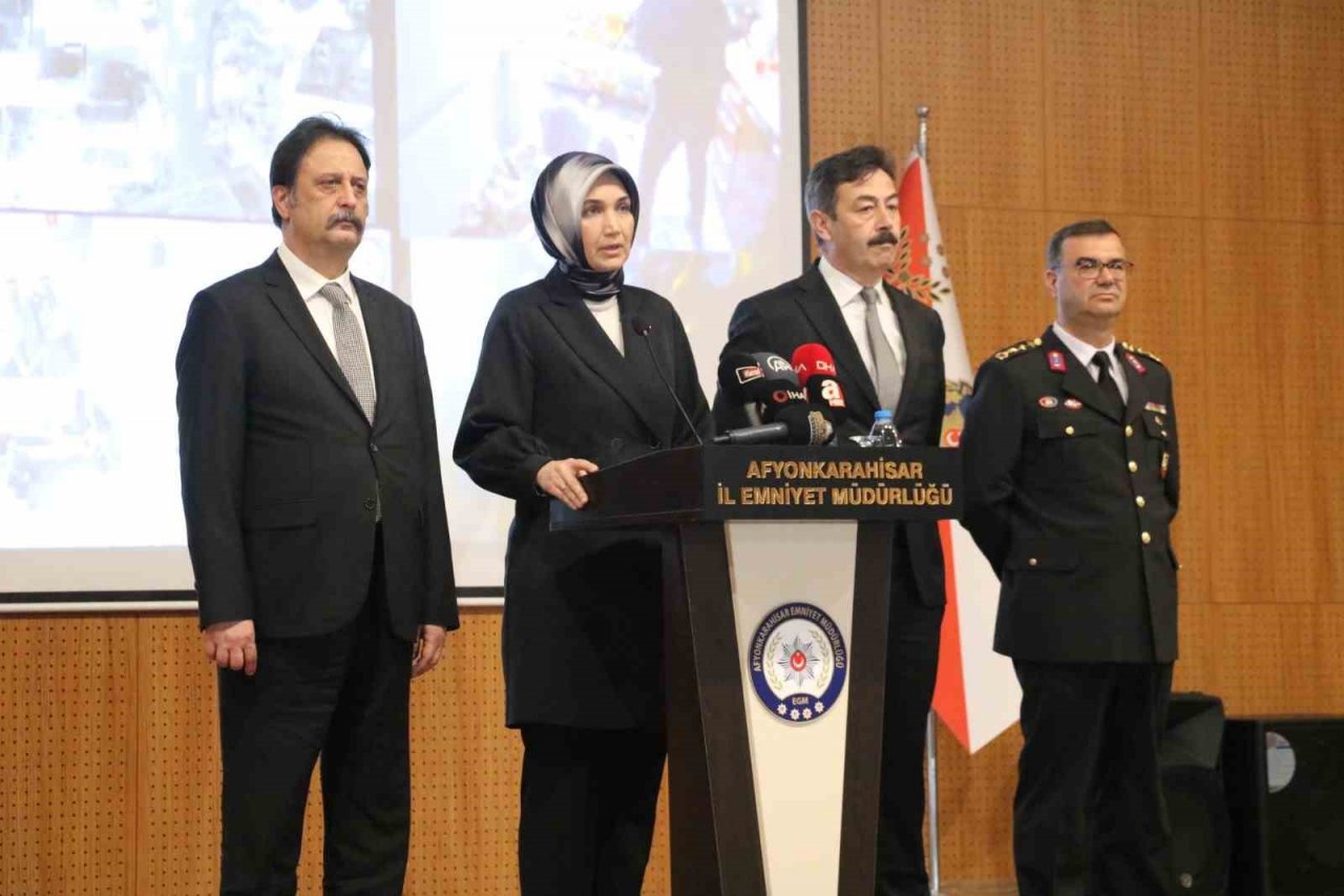 Afyonkarahisar’da kökünü kurutma operasyonu: 112 gözaltı