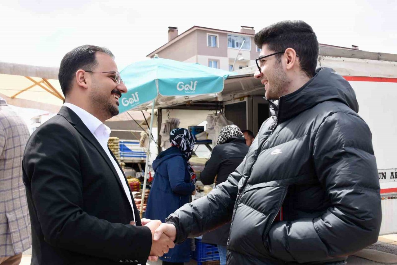 Genç aday sempatisi ile göz dolduruyor
