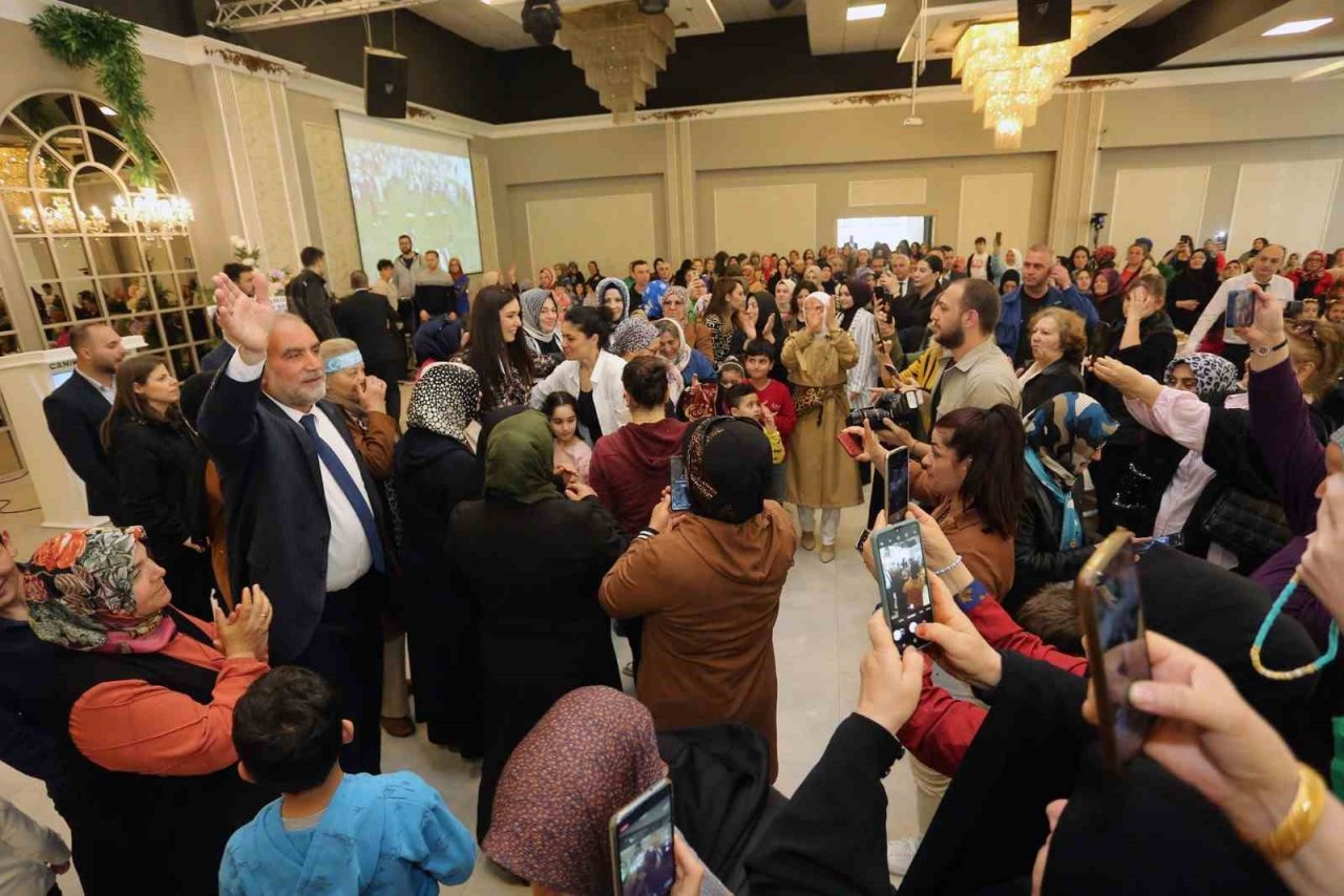 Sandıkçı: “Erdoğan’ı yeniden Cumhurbaşkanı seçeceğiz”