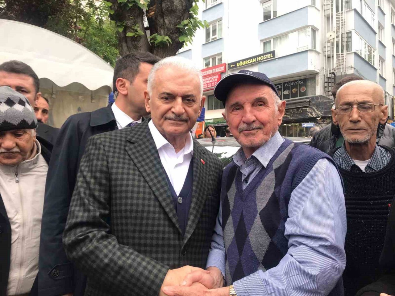 AK Parti Genel Başkanvekili Binali Yıldırım Bilecik’te TOGG standına uğradı