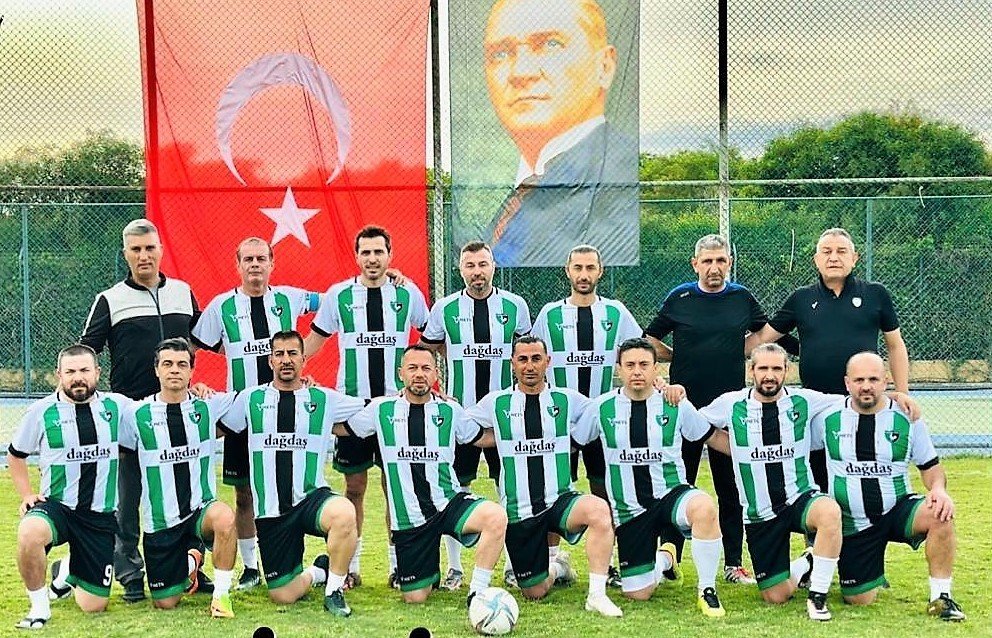 Denizlili Master deprem turnuvasının ilk maçında Darıca’yı 3 golle geçti