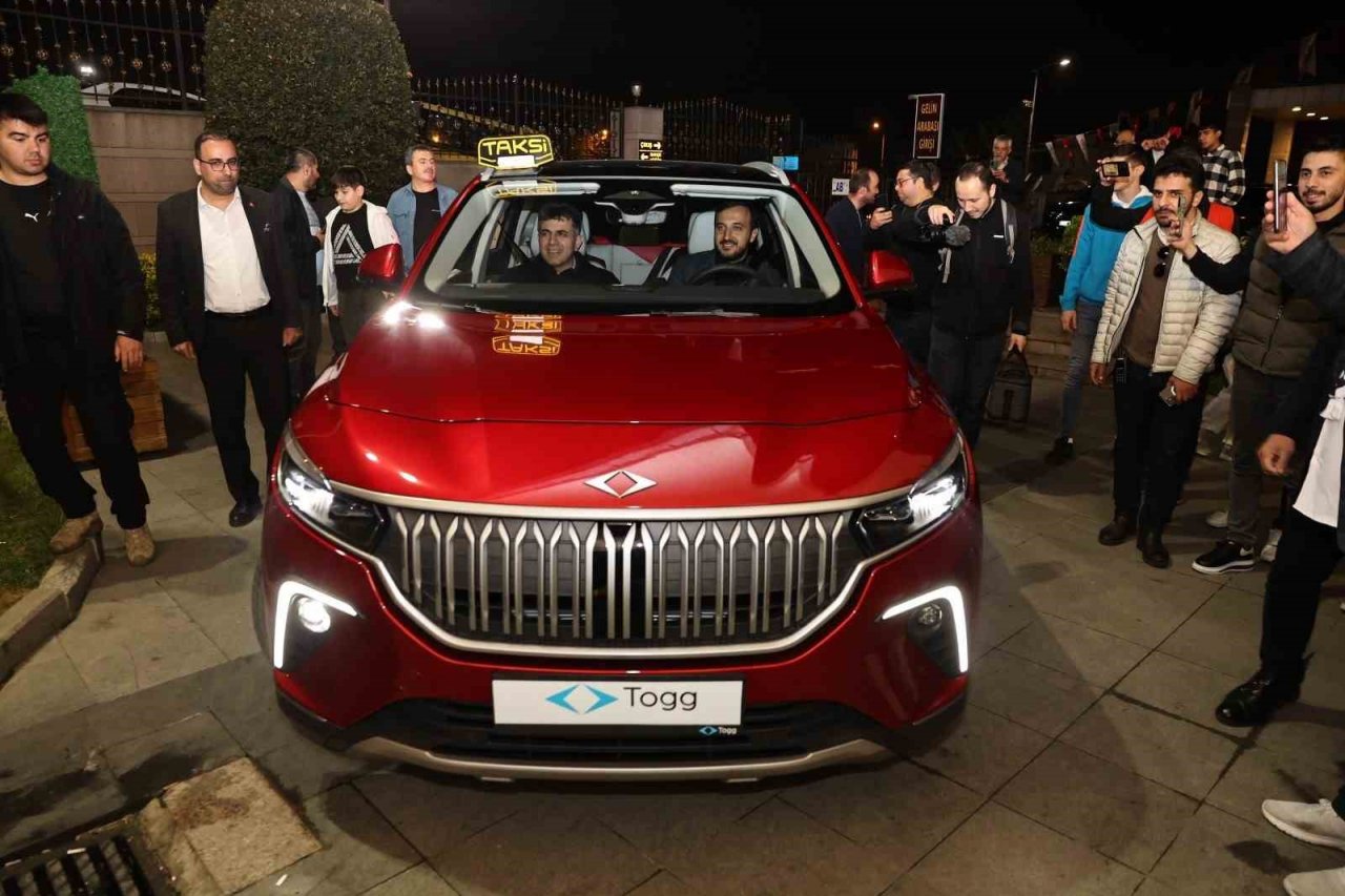 Taksiciler, Togg konvoyu oluşturdu