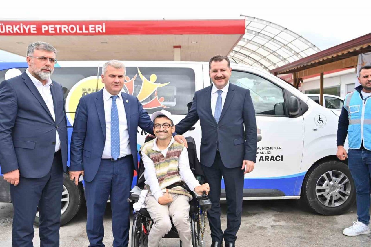 Bakan Yılmaz, “Durmadan, yorulmadan hizmet üretmeye devam”