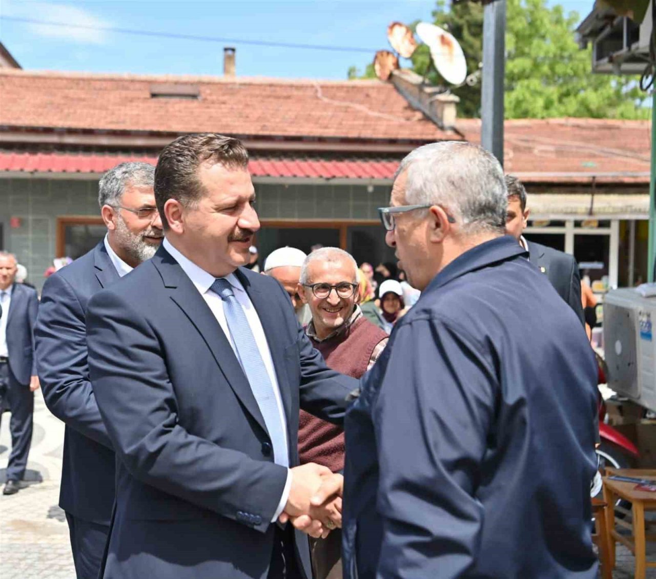 Bakan Yılmaz, “Durmadan, yorulmadan hizmet üretmeye devam”