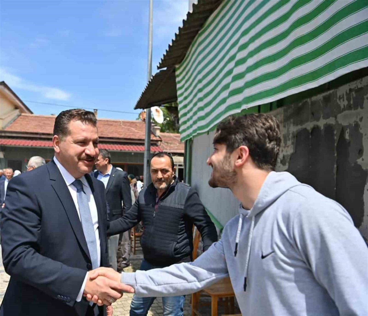Bakan Yılmaz, “Durmadan, yorulmadan hizmet üretmeye devam”