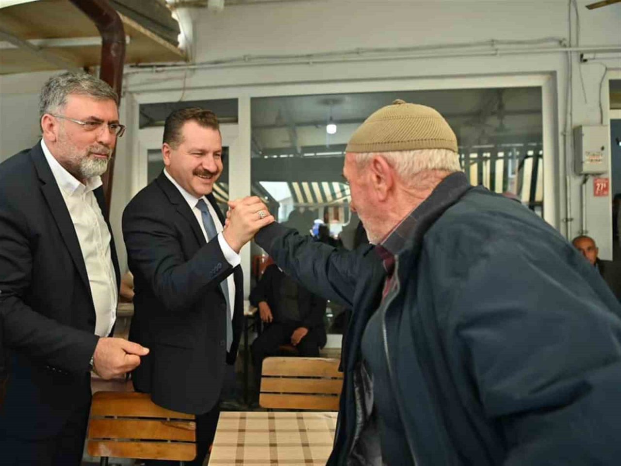 Bakan Yılmaz, “Durmadan, yorulmadan hizmet üretmeye devam”