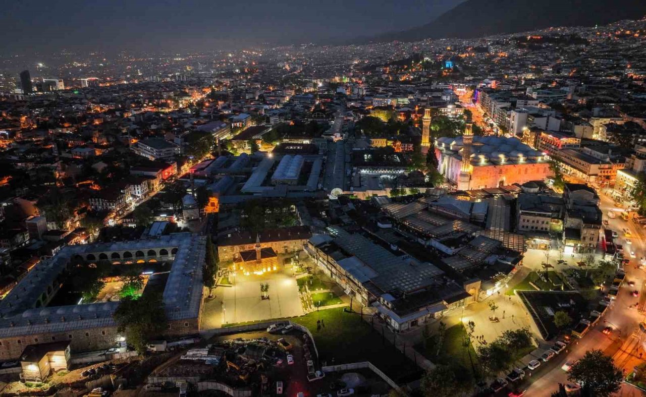 Bursa’nın kalbinde tarihi dönüşüm...Tarihi mescitte 65 yıl sonra ilk Cuma