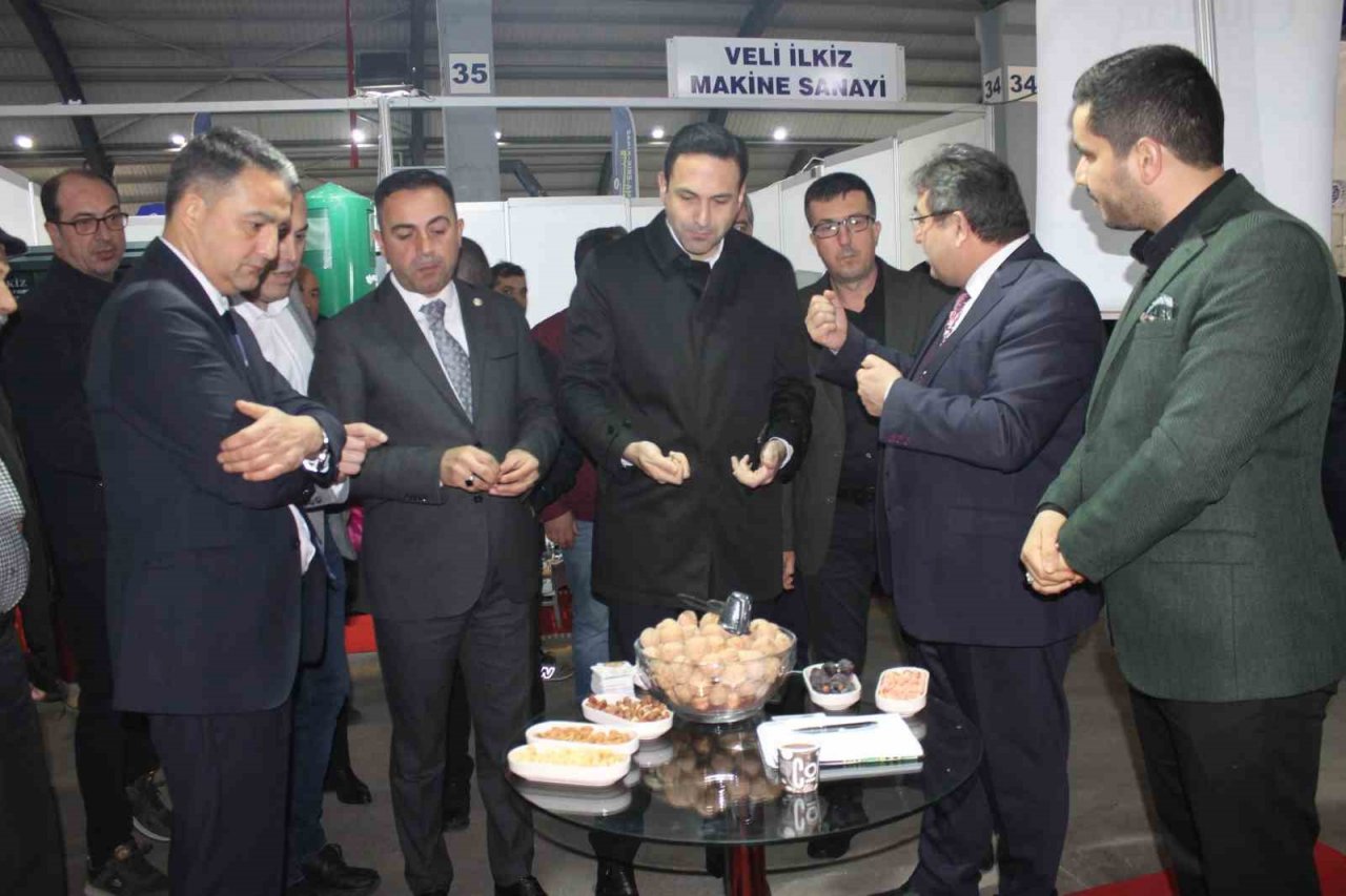 Biga’da Ceviz ve Badem Festivali başladı