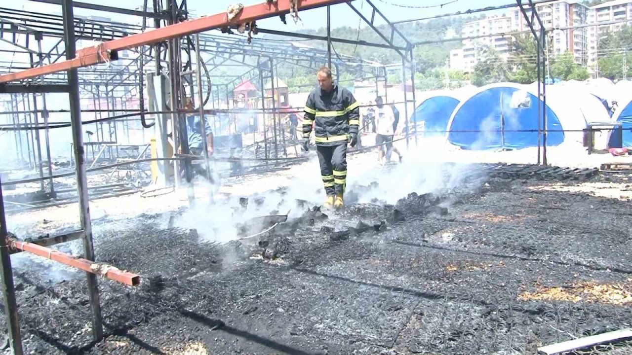 Çadır kentte yürekleri ağza getiren yangın
