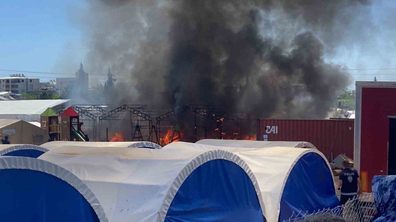 Çadır kentte yürekleri ağza getiren yangın