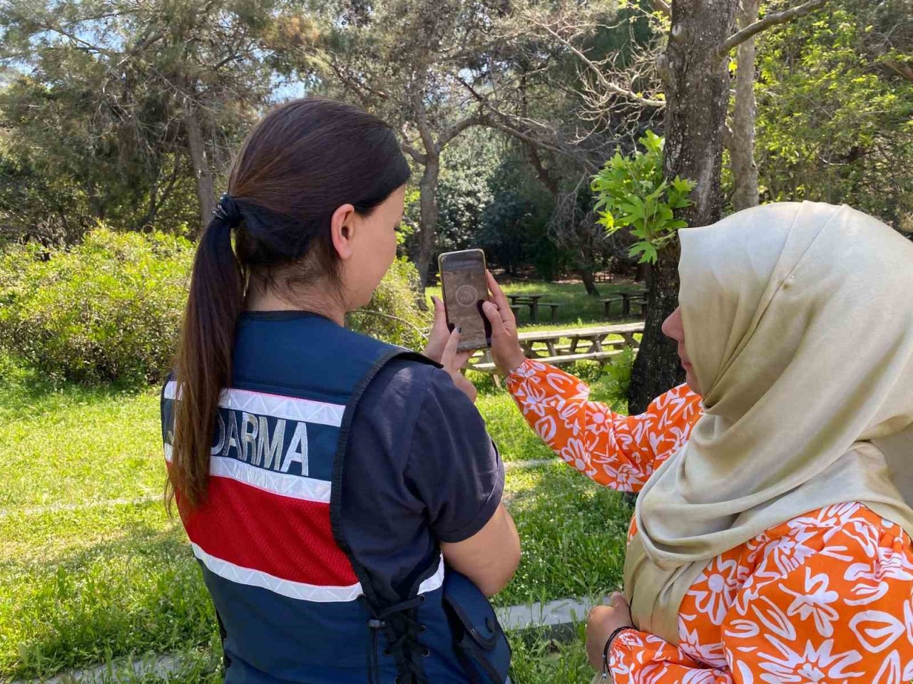 Dilek Yarımadası’nda vatandaşlara KADES tanıtıldı