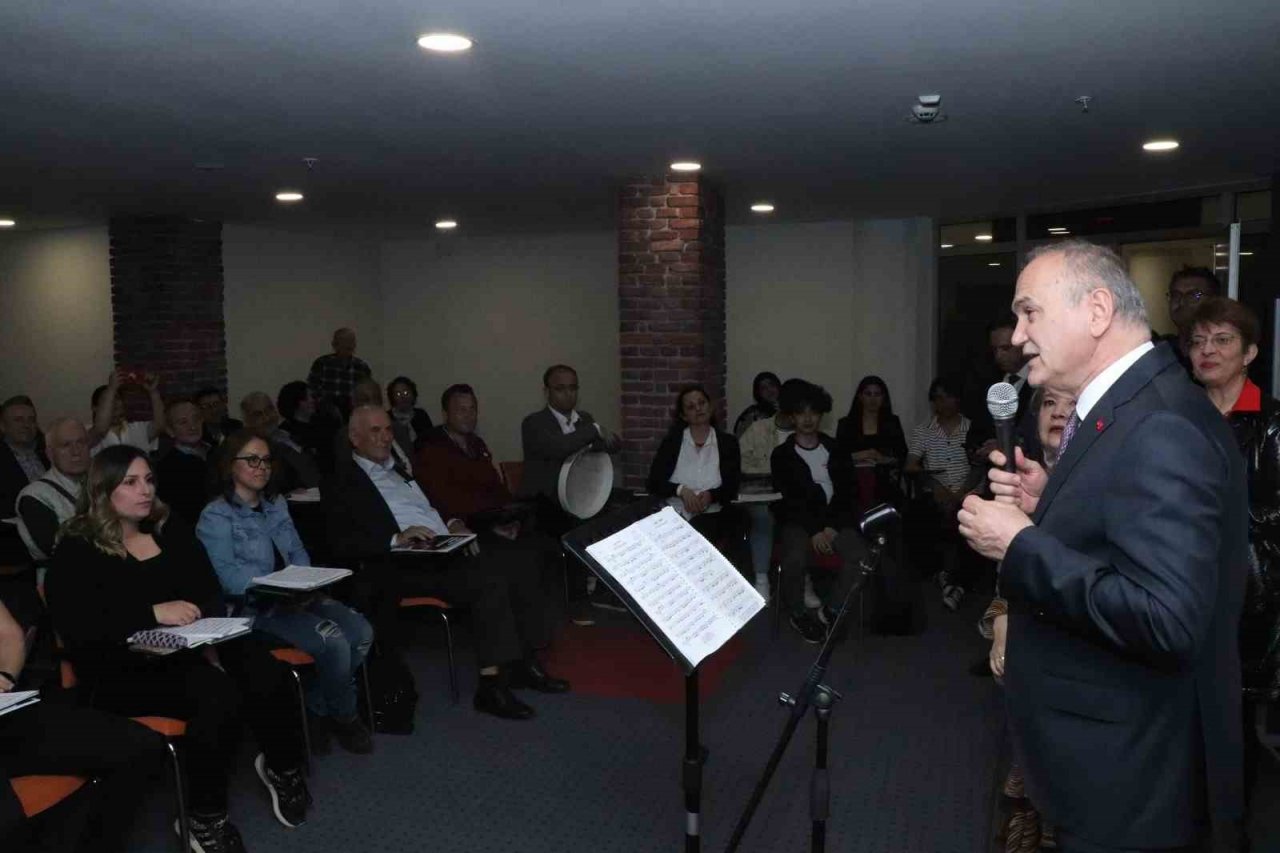 Sanat akademisinin resmi açılışını yaptı