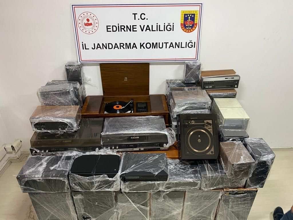 Edirne jandarması kaçakçılığa geçit vermiyor