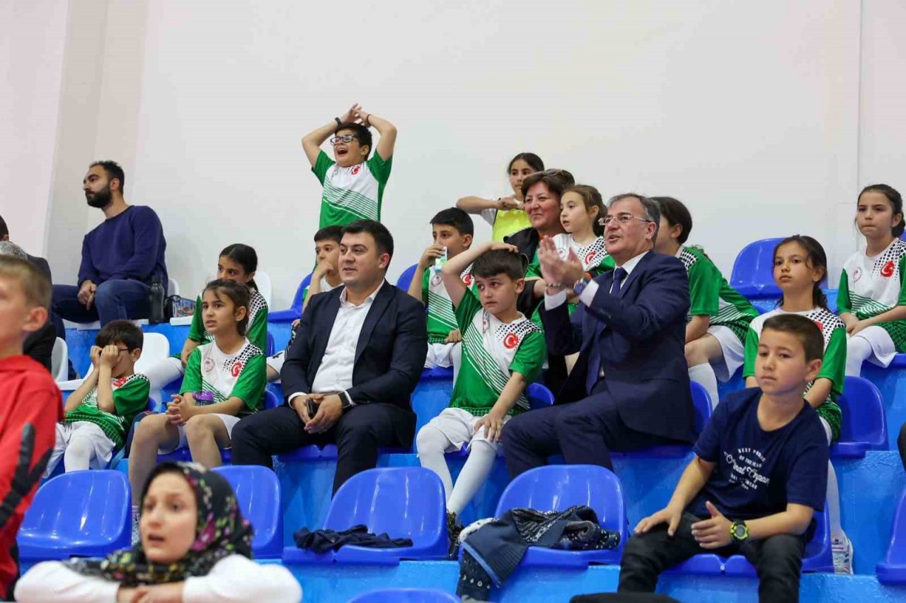 Hacılar Kapalı Spor Salonu ilk etkinliğe ev sahipliği yaptı