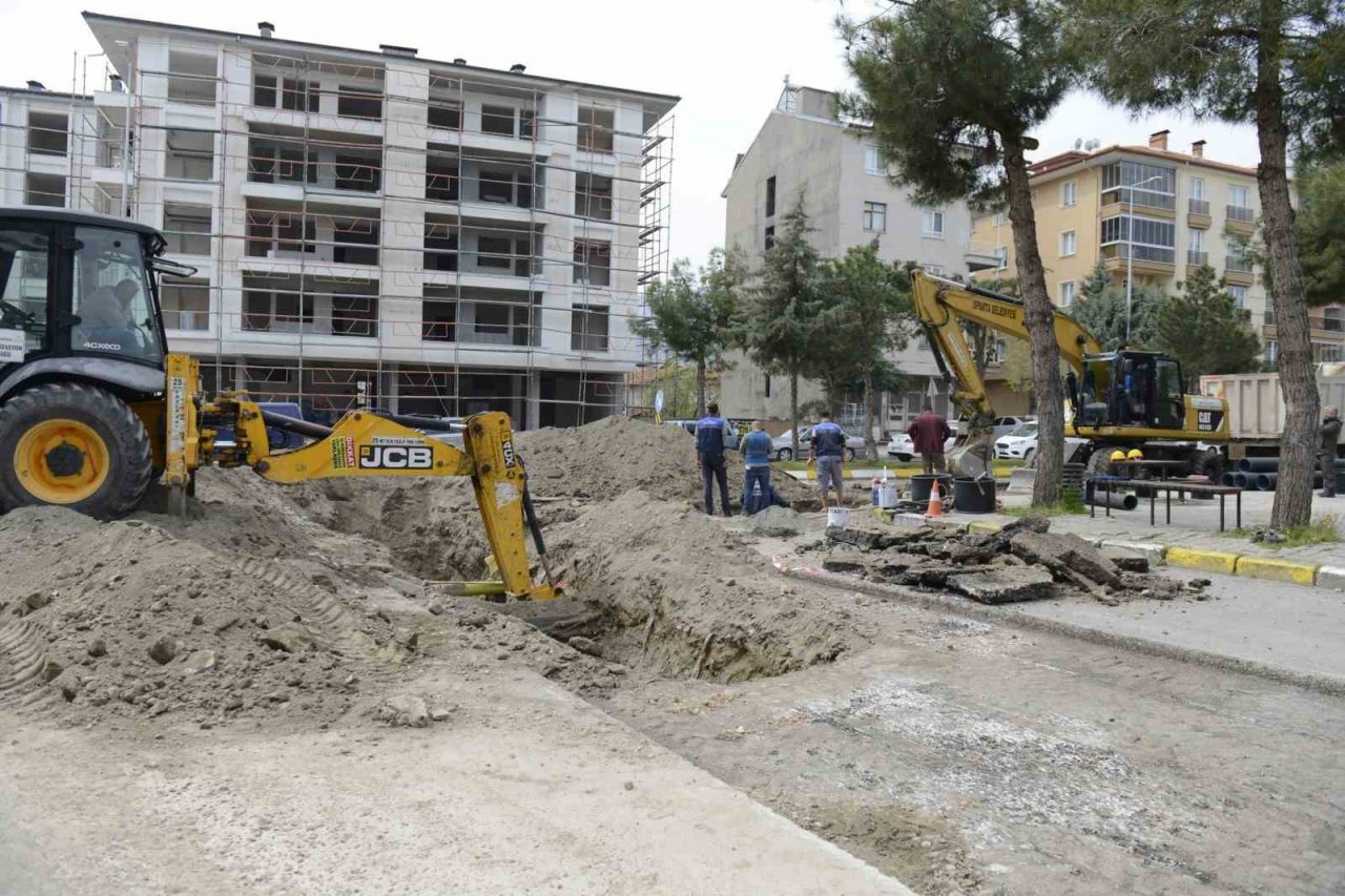 Vatan Mahallesindeki 2 sokağın yağmur suyu problemi çözülüyor