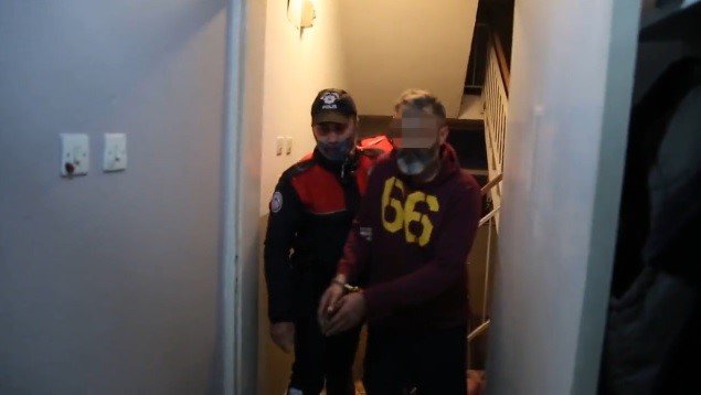 İzmir’de 306 personelle dev operasyon: 33 gözaltı