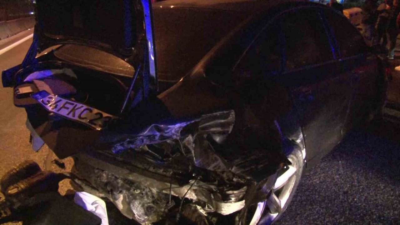 Kadıköy’de E-5’i kilitleyen zincirleme kaza: 2 yaralı