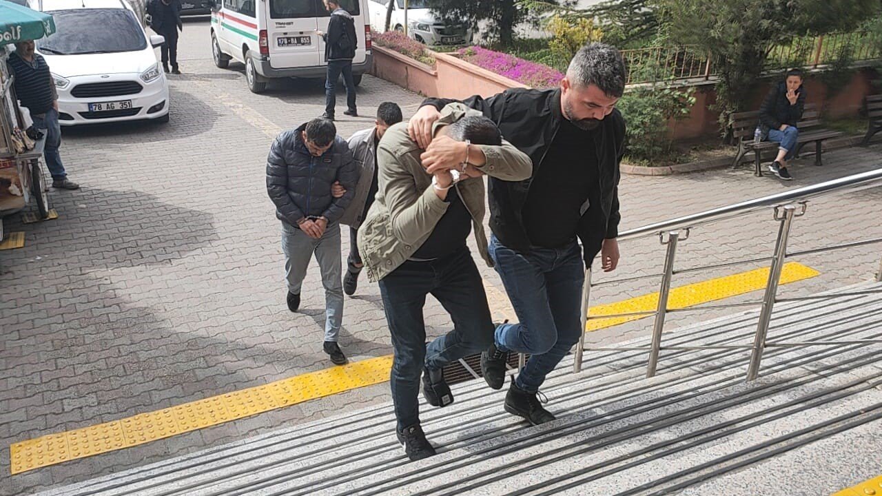 Karabük polisinden uyuşturucu tacirlerine darbe