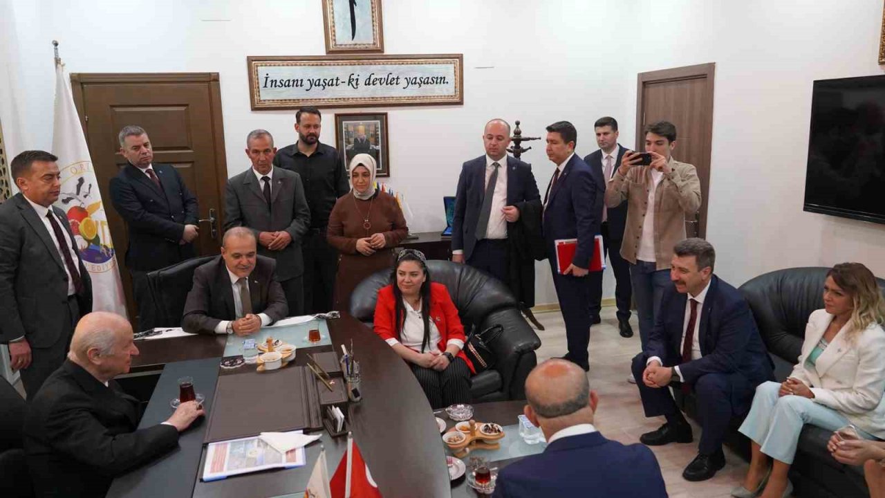 MHP Lideri Bahçeli, Ortaca Belediyesini ziyaret etti