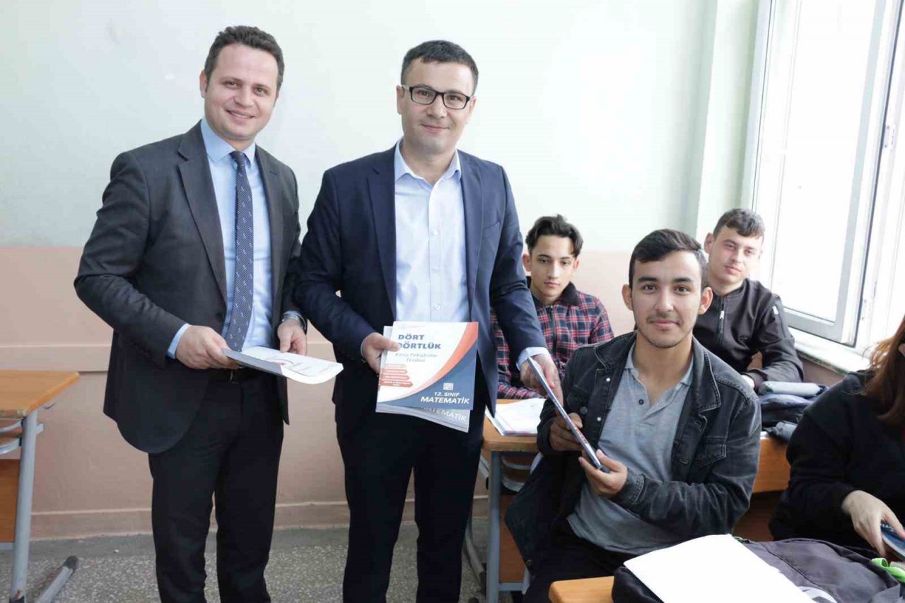 Muğla’da öğrenciler için yeni kaynak kitaplar ücretsiz olarak dağıtılmaya başladı