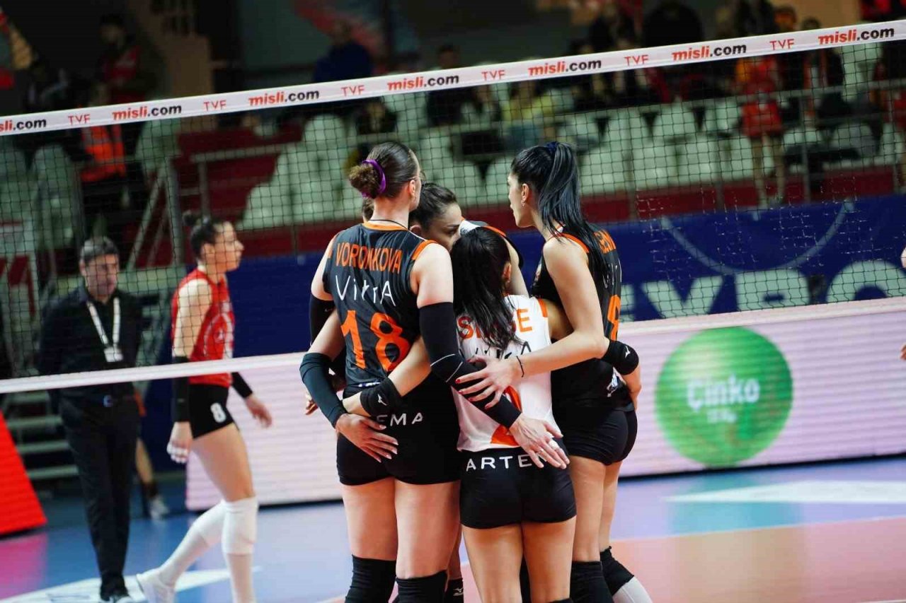 Eczacıbaşı Dynavit, Misli.com Sultanlar Ligi’nde finalde