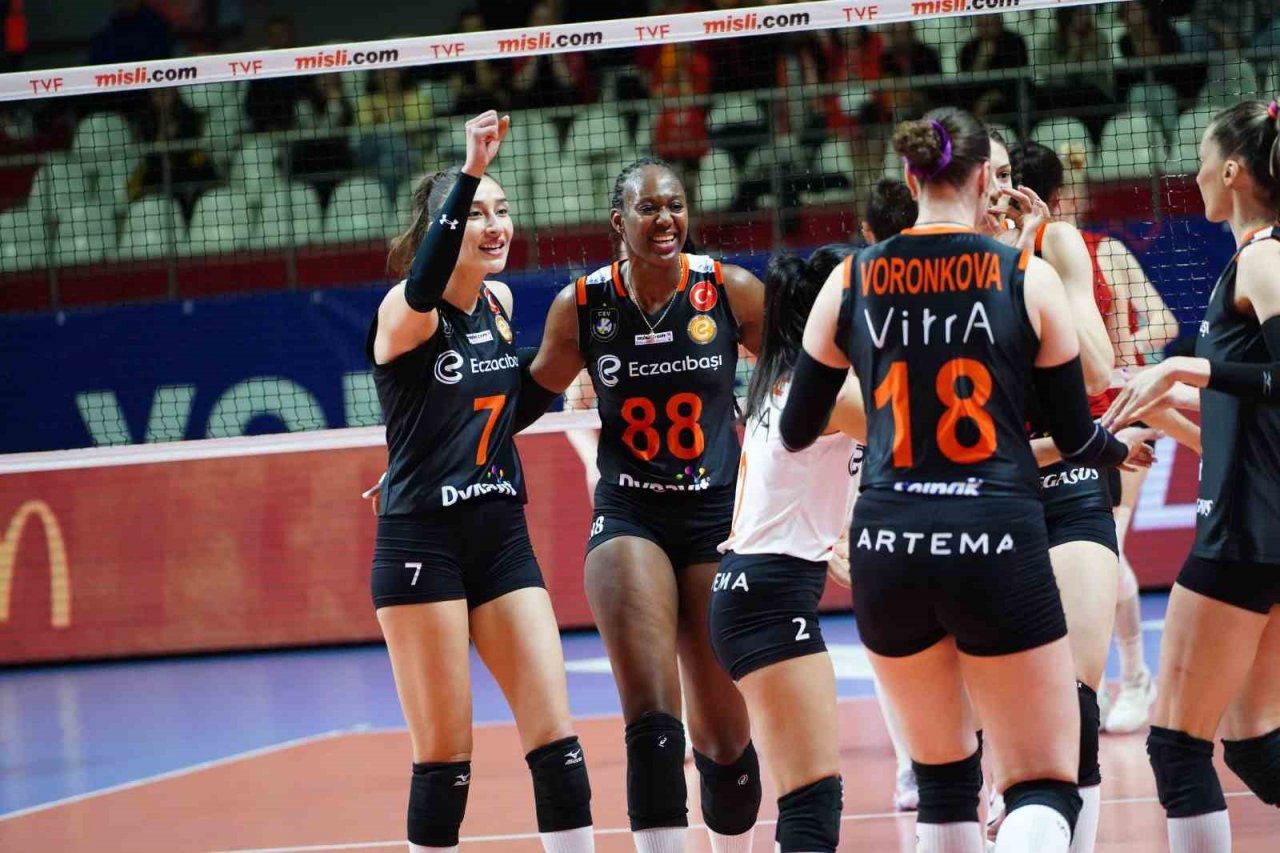 Eczacıbaşı Dynavit, Misli.com Sultanlar Ligi’nde finalde