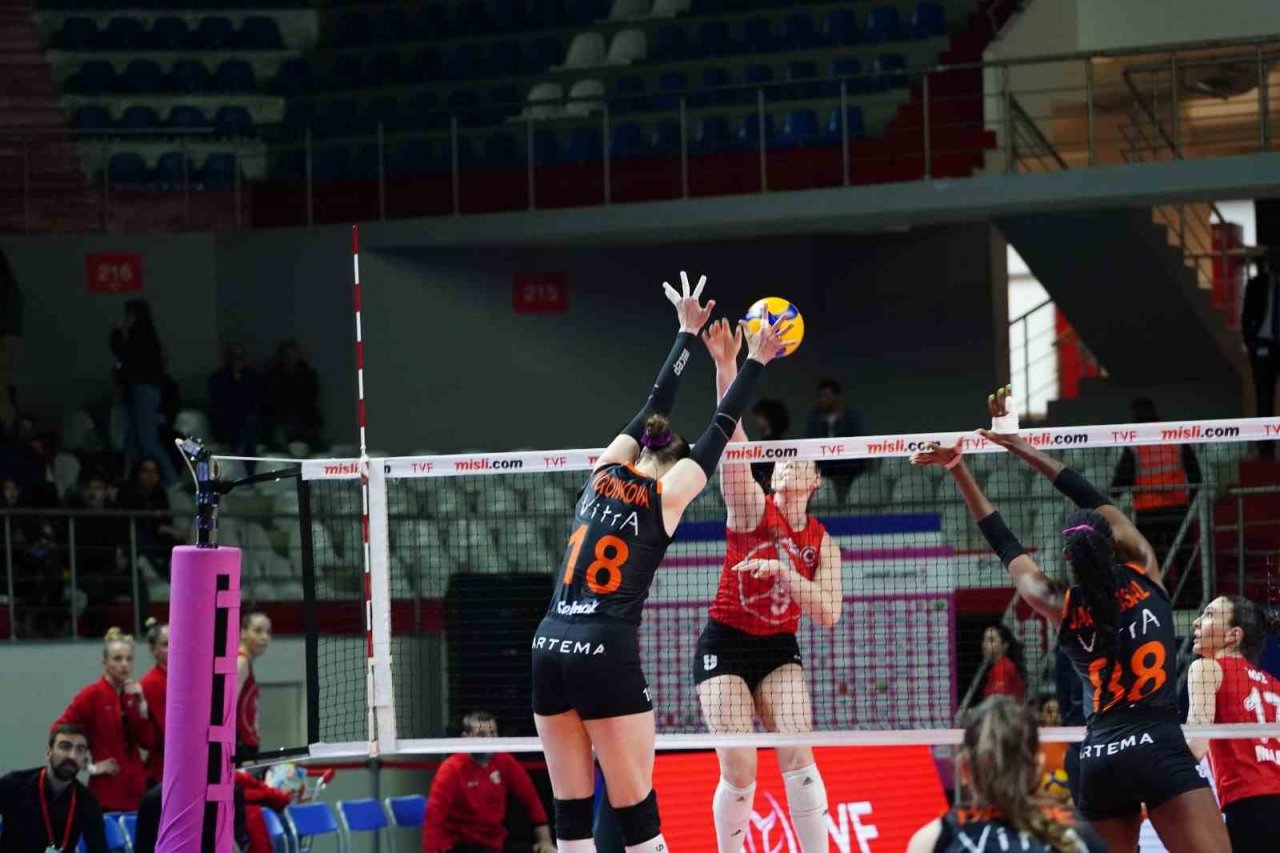 Eczacıbaşı Dynavit, Misli.com Sultanlar Ligi’nde finalde